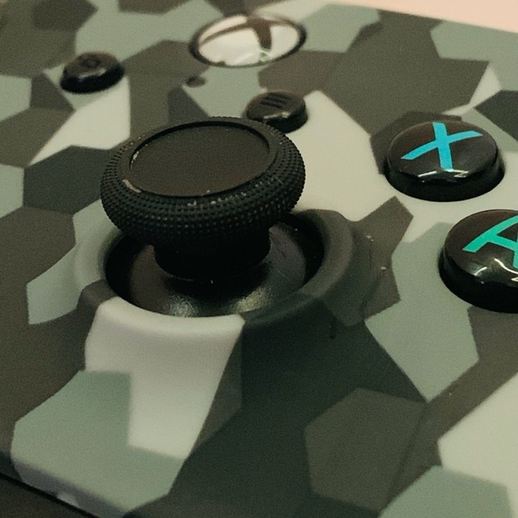 WIRED Xbox One Controller - Picture 4 of 5